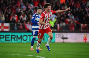 La pegada del Almería desarma el método de Pacheta