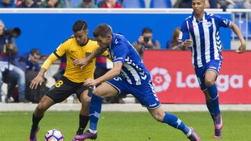 Un golazo de Rosales frustra la victoria del Alavés en Vitoria