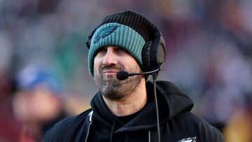 Eagles lose Pro Bowl offensive lineman to serious knee injury