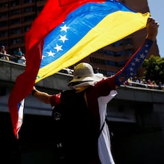 El nuevo cargo que deberás pagar para renovar el ‘parole’ humanitario: monto, quién debe pagarlo y desde cuándo