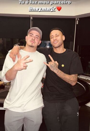 Neymar, fiesta y pker horas despus de su grave lesin