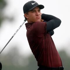 Champ es líder tras aplazarse la jornada por falta de luz