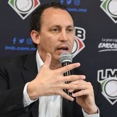 Horacio de la Vega, presentado como presidente de la LMB