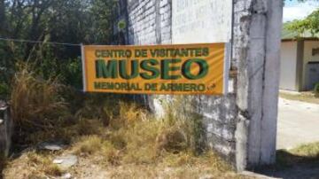 Desolación,casas,destruidas, algunas cruces y un museo, recuerdan la tragedia. La caravana de la Vuelta a Colombia solo fue saludada por quienes se hacen cargo del museo. Por unos segundos, el ciclismo les hizo algo de compañía.