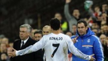 Cristiano Ronaldo, en el momento de abandonar San Mamés.