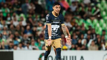 Leonardo Suárez durante un partido con los Pumas en Ciudad Universitaria.