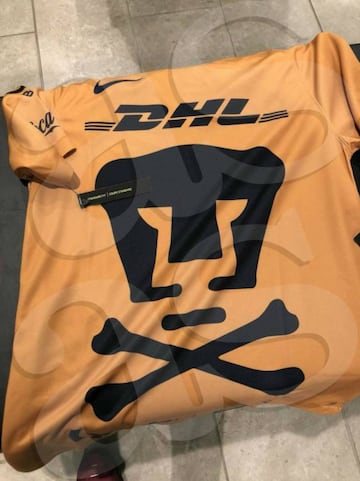 Aún no es oficial y quizá nunca se vaya a estrenar, pero ha trascendido en redes que ésta podría ser una camiseta de Pumas que homenajearía, presumiblemente, con uno de los grupos de animación más notables que tiene el equipo: La Rebel. Sin embargo, también se trataría de una mención al Día de Muertos.