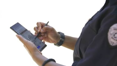 ¿Un smartphone como ordenador en los coches de policía? Ya se están probando