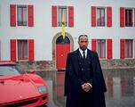 Así luce Lewis Hamilton con la indumentaria de Ferrari