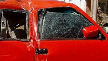 <b> MUY GRAVE </b> El ex jugador de Espanyol, Sevilla y Málaga se encuantra en coma tras sufrir un accidente de tráfico en Montevideo. Asi quedó la furgoneta en la que viajaba.