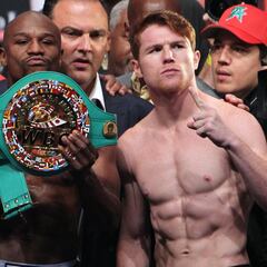 Floyd Mayweather se burla de Canelo y le pone nuevo apodo