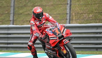 Bagnaia con su Ducati en Sepang.