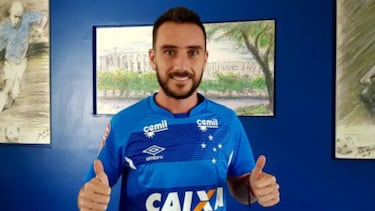 El medio ofensivo argentino llega para el Toluca procedente del Cruzeiro de Brasil.