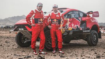 Elena y Loeb con el BRX del Dakar 2021.