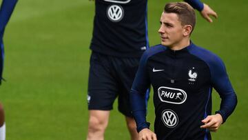 El Barça pretende presentar el jueves al lateral Lucas Digné