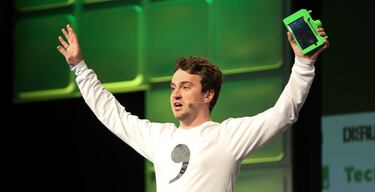 El genio que hackeó el iPhone con 17 años le dijo “no” a Elon Musk: años más tarde quiere demostrar que puede superarlo