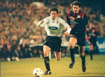 Nueve millones de euros pag¨® el Valencia en la temporada 93/94 al Partiz¨¢n. Tras su paso por el Valencia fich¨® por el Real Madrid.