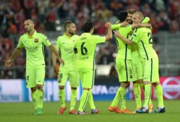 Los jugadores del Barcelona celebran el pase a la final.