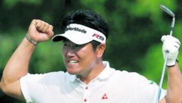 <b>HISTORIA. </b>Yang, eufórico, tras ganar su primer major.