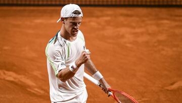 BUENOS AIRES, ARGENTINA - FEBRUARY 10:  Diego Schwartzman of Argentina celebrates after winning a point during a match against Jaume Munar of Spain at Buenos Aires Lawn Tennis Club on February 10, 2022 in Buenos Aires, Argentina. (Photo by Marcelo Endelli