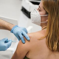 Vacunación masiva CDMX: A quién esta dirigida, requisitos y sedes