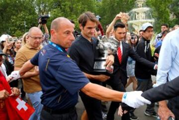 El día después: Federer celebró su título con los fans