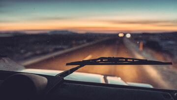 Este cortador de limpiaparabrisas repara y alarga la vida útil de las escobillas sin esfuerzo