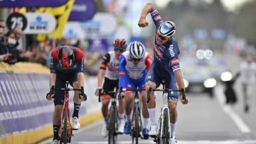 Van der Poel conquista un espectacular Tour de Flandes