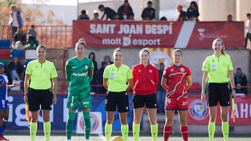 27/01/24 FUTBOL FEMENINO
PRIMERA DIVISION FEMENINA
LEVANTE LAS PLANAS - ATLETICO DE MADRID
FORTMACION CAPITANAS ARBITRAS