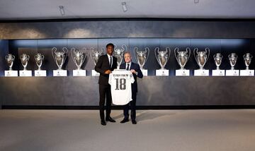 Florentino P¨¦rez y Aur¨¦lien Tchouam¨¦ni.