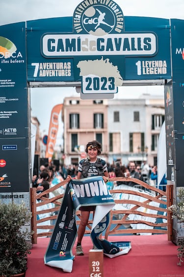 T¨°fol Castanyer y Claire Bannwarth pulverizan los registros en la Trail Menorca Cam¨ª de Cavalls 2023