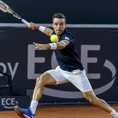 Bautista sobrevive a un partido loco contra Koepfer