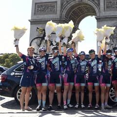 Las 13 mujeres que corrieron un Tour de Francia paralelo