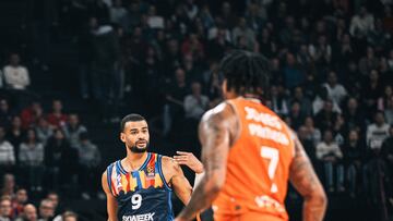 Momento del partido de la Euroliga entre el Asvel Basket y el Valencia Basket.