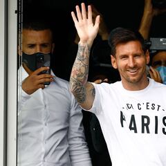 El gesto de Messi con un fan que pasó 10 horas en la puerta de su casa