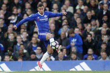 El belga fue el mejor jugador de la Premier en 2015 y este año ha vuelto a conseguir el título de Premier League. Viejo deseo del Real Madrid y  Barcelona entre otros.