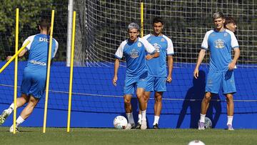Luis Chacón durante un entrenamiento con el Deportivo.