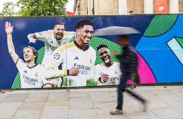Desde Trafalgar Square hasta Regent Street, los dos grandes puntos de interés para aficionados y turistas, los escudos, banderas y pancartas del Real Madrid y Borussia de Dortmund adornan las calles londinenses.