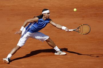 En 2006 ganó a Roger Federer por 1-6, 6-1, 6-4, 7-6.