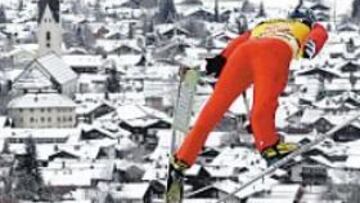 <b>BUEN INICIO. </b>Janne Ahonen ganó el miércoles en Oberstdorf.