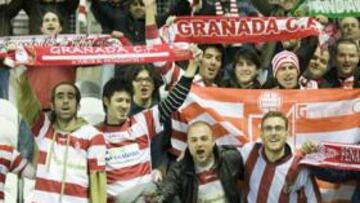 <b>EUFORIA. </b>La afición del Granada quiere ver a su equipo arriba.