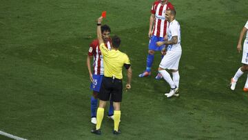 Stefan Savic fue expulsado.