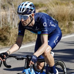 El Movistar, entre ellos Valverde, para por precaución