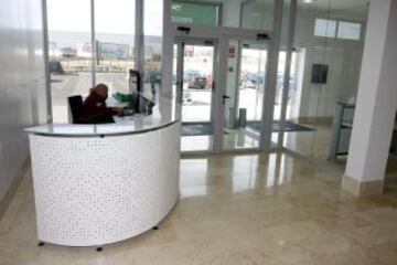Entrada a las instalaciones.