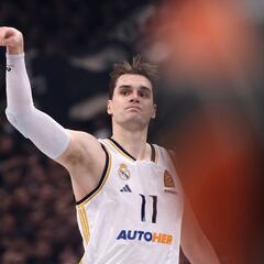 Hezonja brilla entre rumores