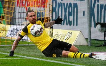 Borussia Dortmund's Paco Alcacer in action