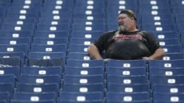 Un solitario aficionado de los Titans.