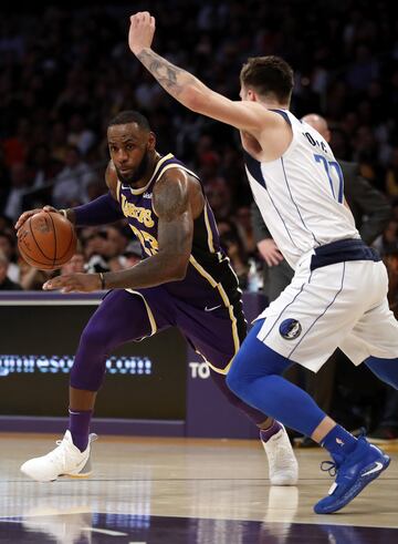 El 31 de octubre de 2018 se enfrent¨® por primera vez a su ¨ªdolo, LeBron James.