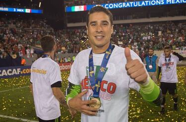 Ochoa sacrifica a su familia por ver triunfar a la Selección