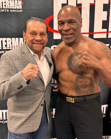 Los excampeones Roberto Durán y Mike Tyson en Virginia.